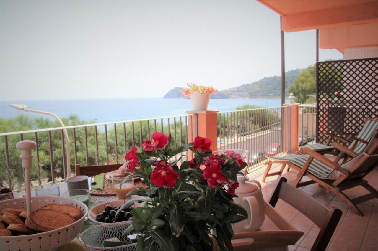 מצאו Poseidone Sea Apartment Taormina מראה חיצוני תמונה