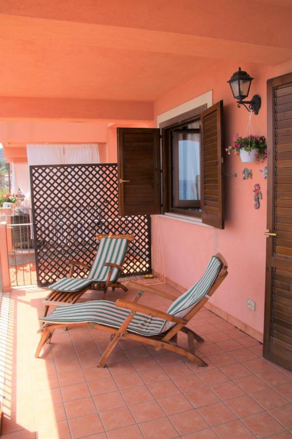 מצאו Poseidone Sea Apartment Taormina מראה חיצוני תמונה