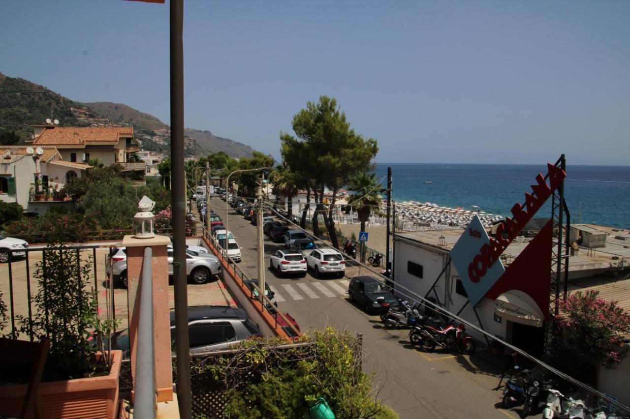מצאו Poseidone Sea Apartment Taormina מראה חיצוני תמונה