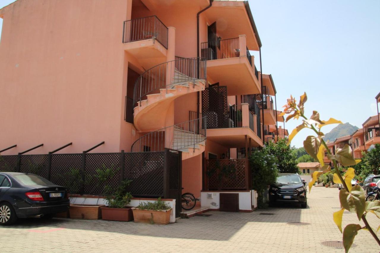 מצאו Poseidone Sea Apartment Taormina מראה חיצוני תמונה