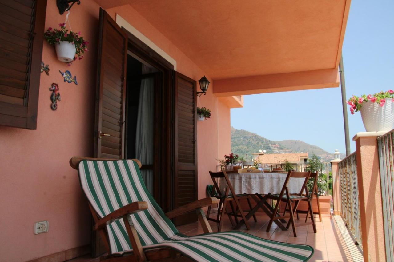 מצאו Poseidone Sea Apartment Taormina מראה חיצוני תמונה