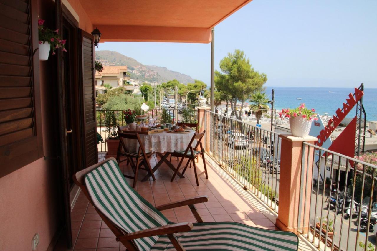 מצאו Poseidone Sea Apartment Taormina מראה חיצוני תמונה