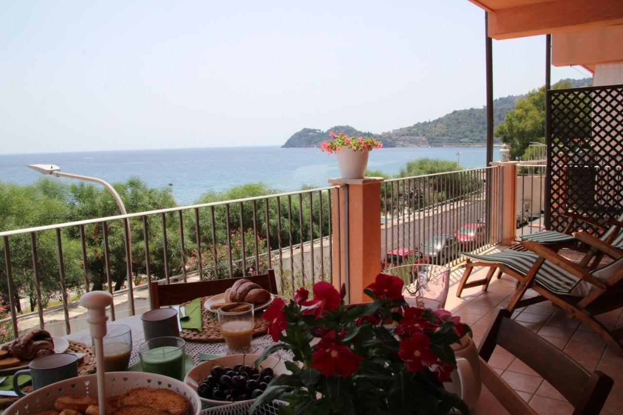 מצאו Poseidone Sea Apartment Taormina מראה חיצוני תמונה