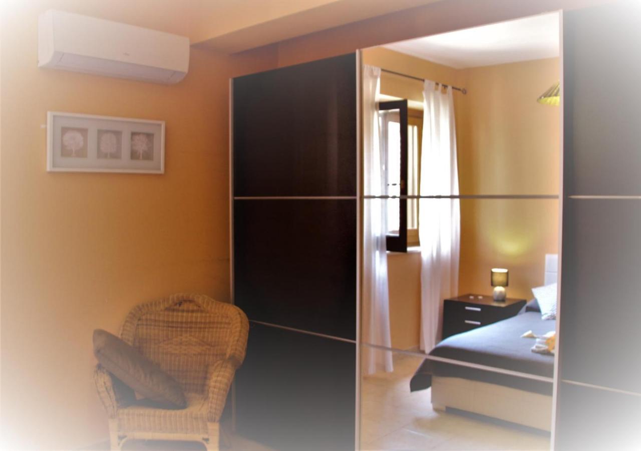 מצאו Poseidone Sea Apartment Taormina מראה חיצוני תמונה