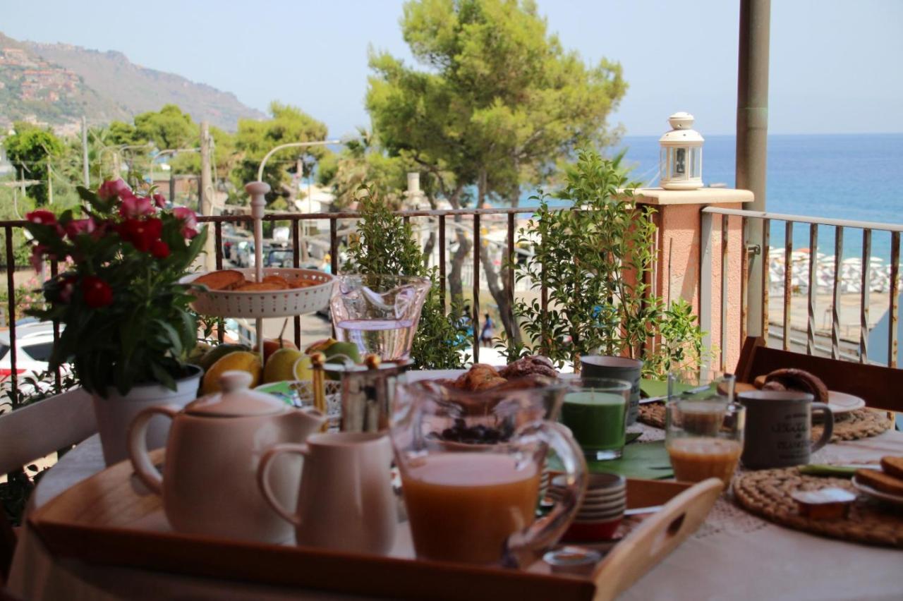 מצאו Poseidone Sea Apartment Taormina מראה חיצוני תמונה