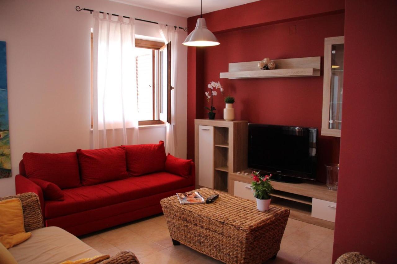 מצאו Poseidone Sea Apartment Taormina מראה חיצוני תמונה