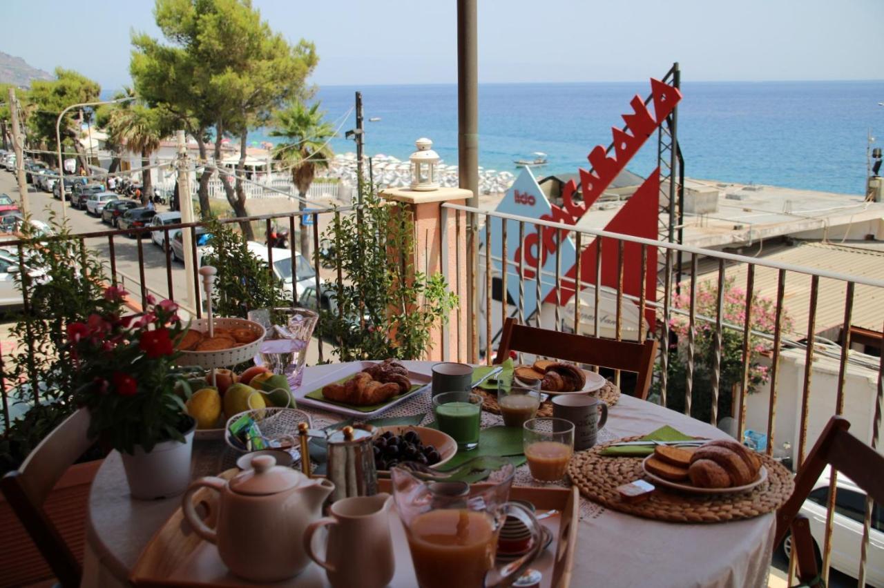 מצאו Poseidone Sea Apartment Taormina מראה חיצוני תמונה