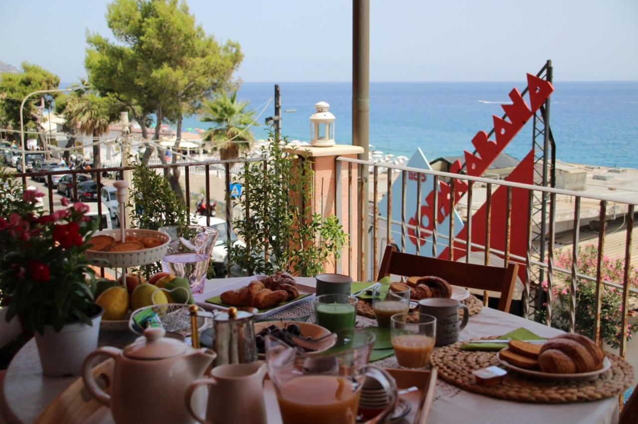 מצאו Poseidone Sea Apartment Taormina מראה חיצוני תמונה